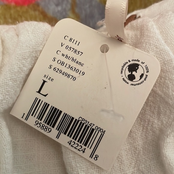 Adorable! Free People, empire waist cotton, button front blouse. Lovely drape. - Picture 12 of 12